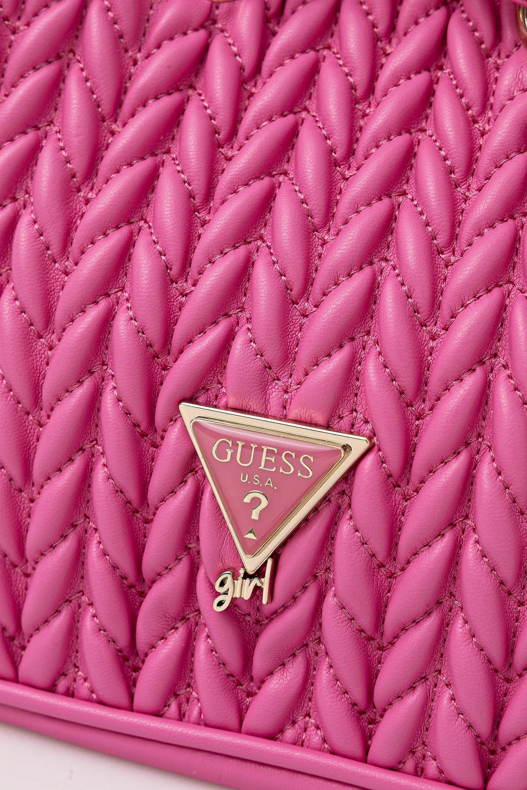 GUESS QUILTED MINI BUCKET BAG
