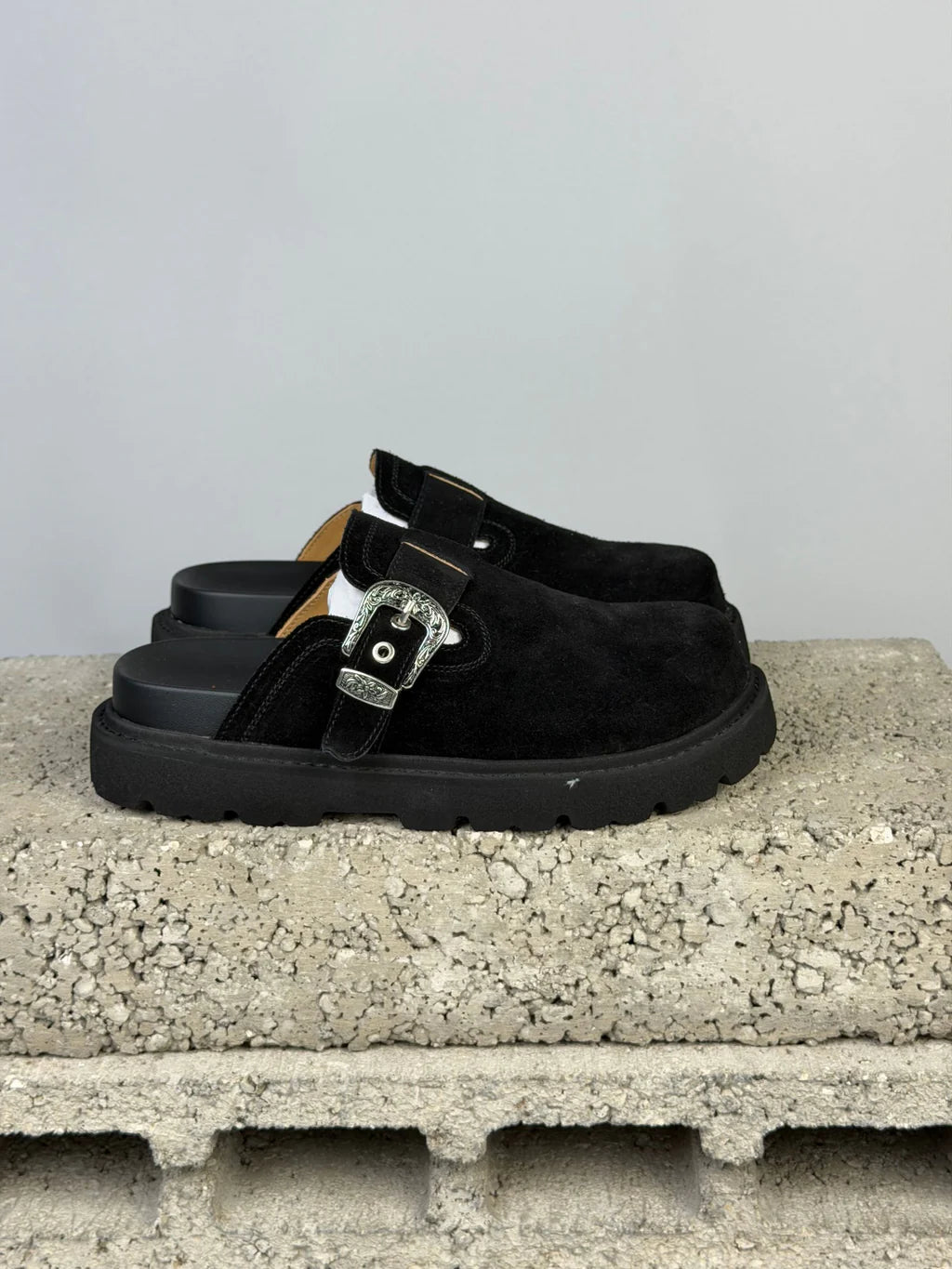 ACUPUNCTURE FASHION NYU TEXAS MULES