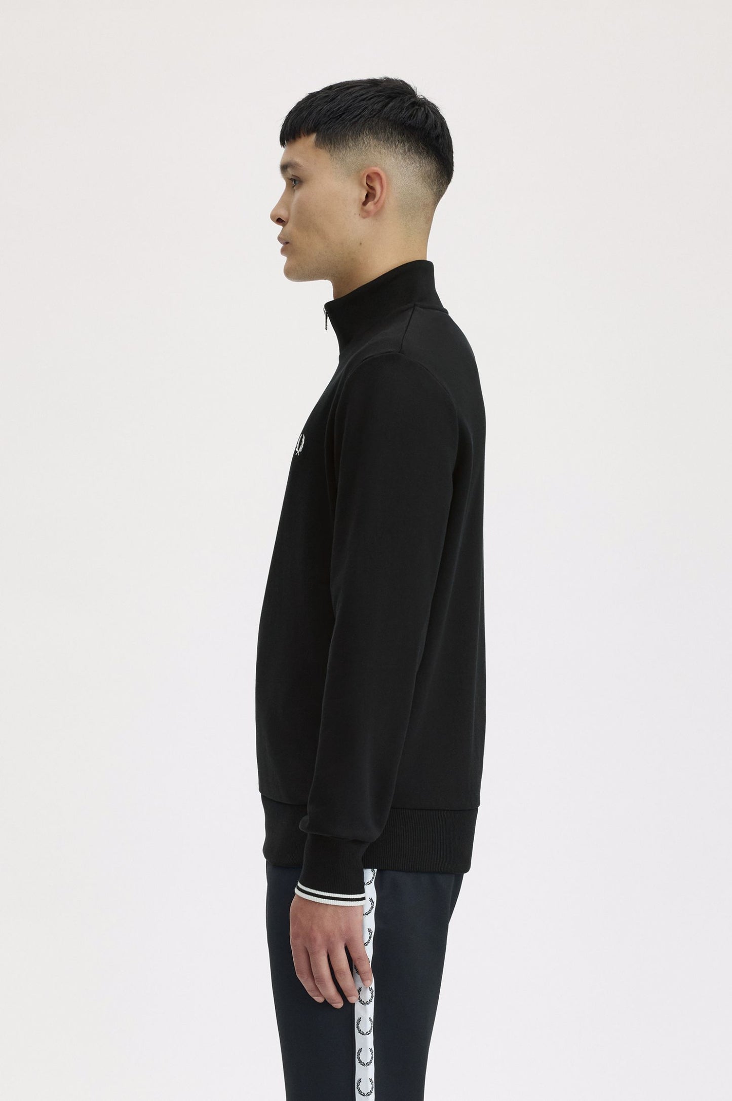 FRED PERRY HALF ZIP SWEATSHIRT