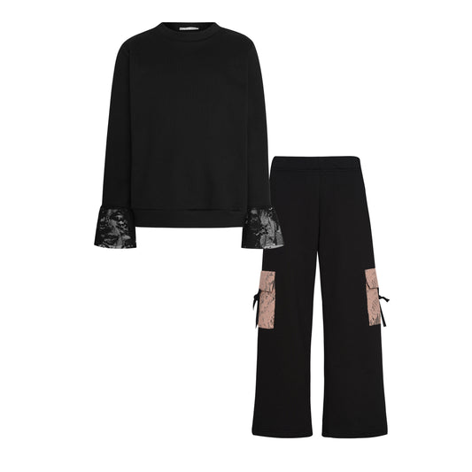 TWO IN A CASTLE ENGRAVED FLOWERS SET