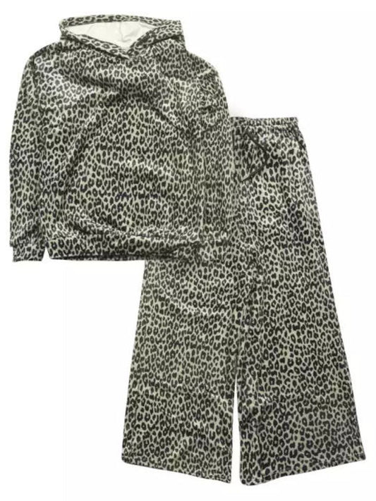 NEW COLLEGE GIRLS 2 PIECES VELVET SET