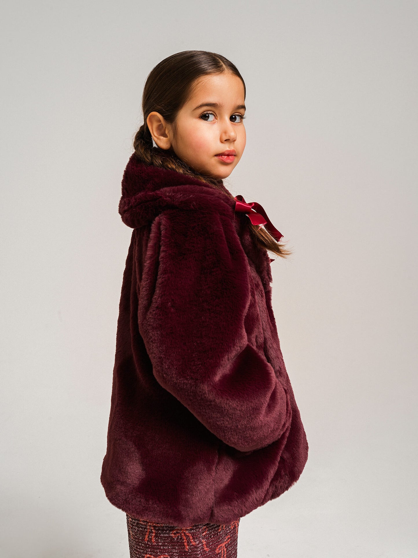 YELLO-OH! FAUX FUR COAT WITH BURGUNDY FALL
