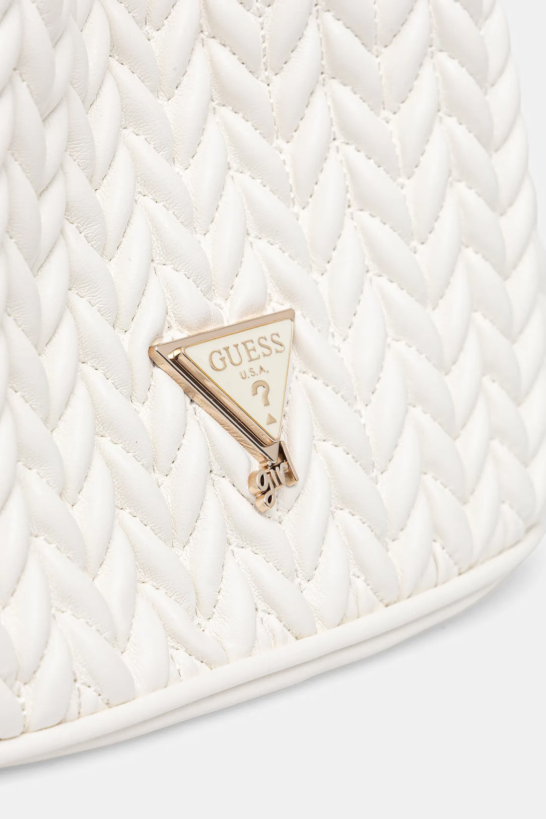 GUESS QUILTED MINI BUCKET BAG