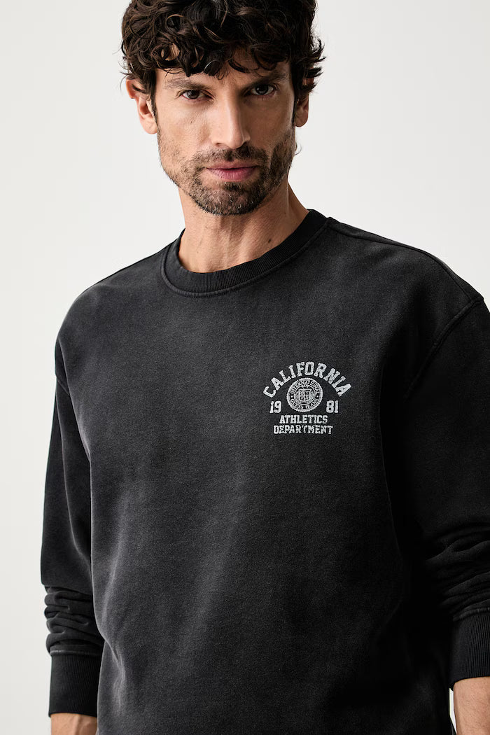 GUESS OVERSIZED VINTAGE COLLEGIATE SWEATSHIRT