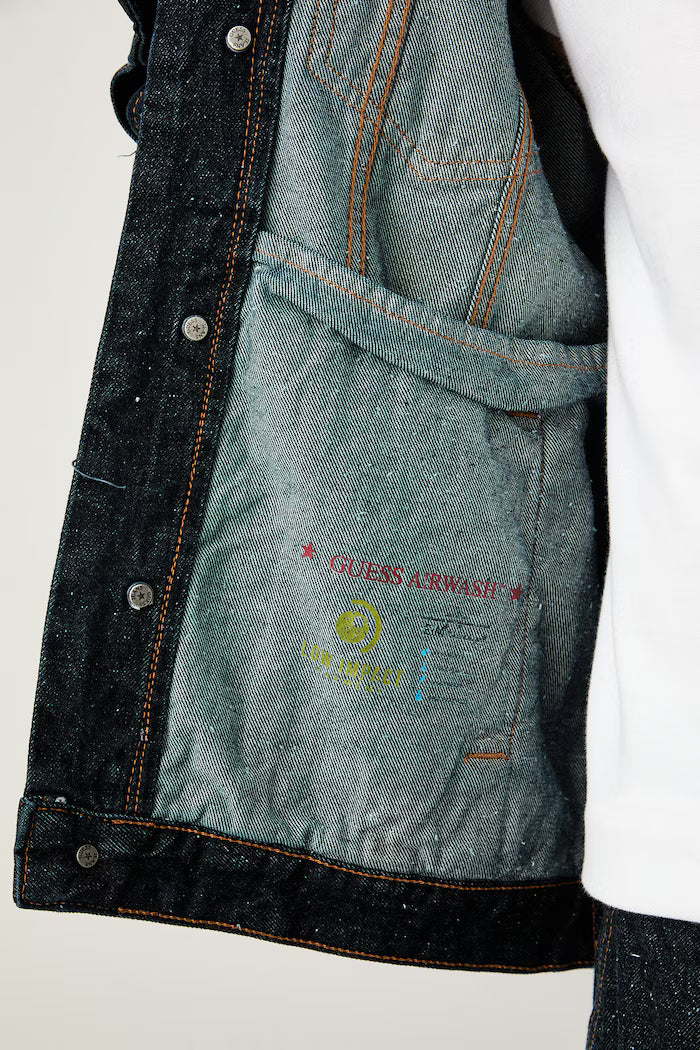 GUESS OVERSIZED DENIM TRUCKER JACKET