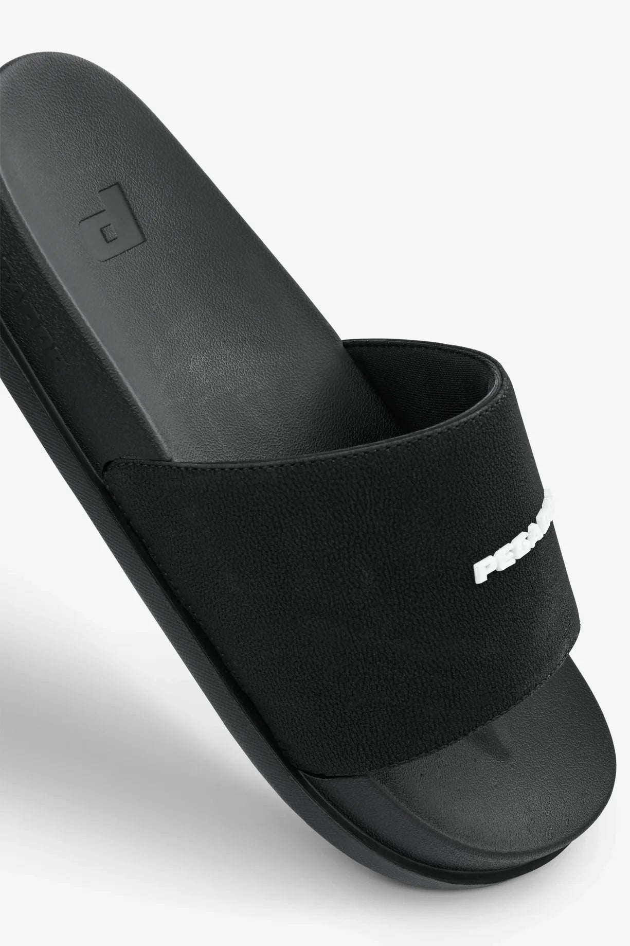 PEGADOR SUNA BLACK SLIDES