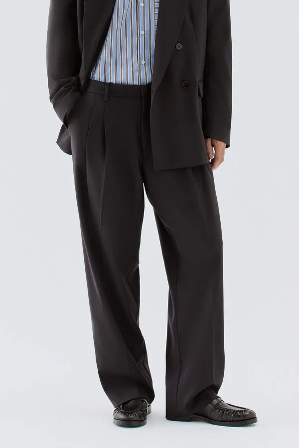 IM BRIAN WIDE LEG PLEATED SMART TROUSER