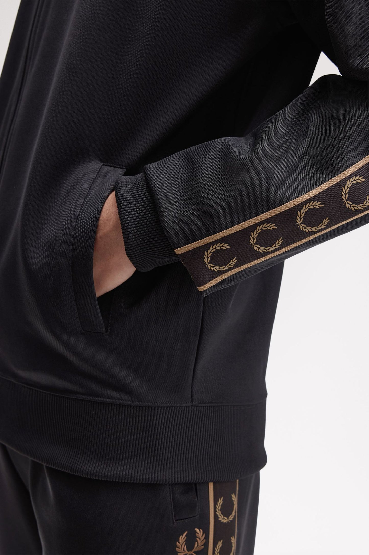 FRED PERRY CONTRAST TAPE TRACK JACKET