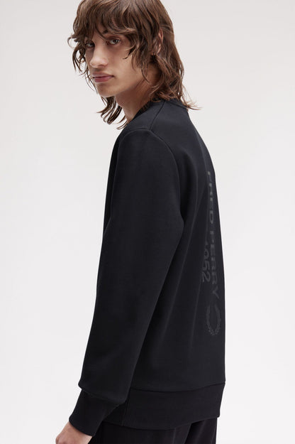 FRED PERRY BOLD BRANDING CREWNECK SWEATSHIRT