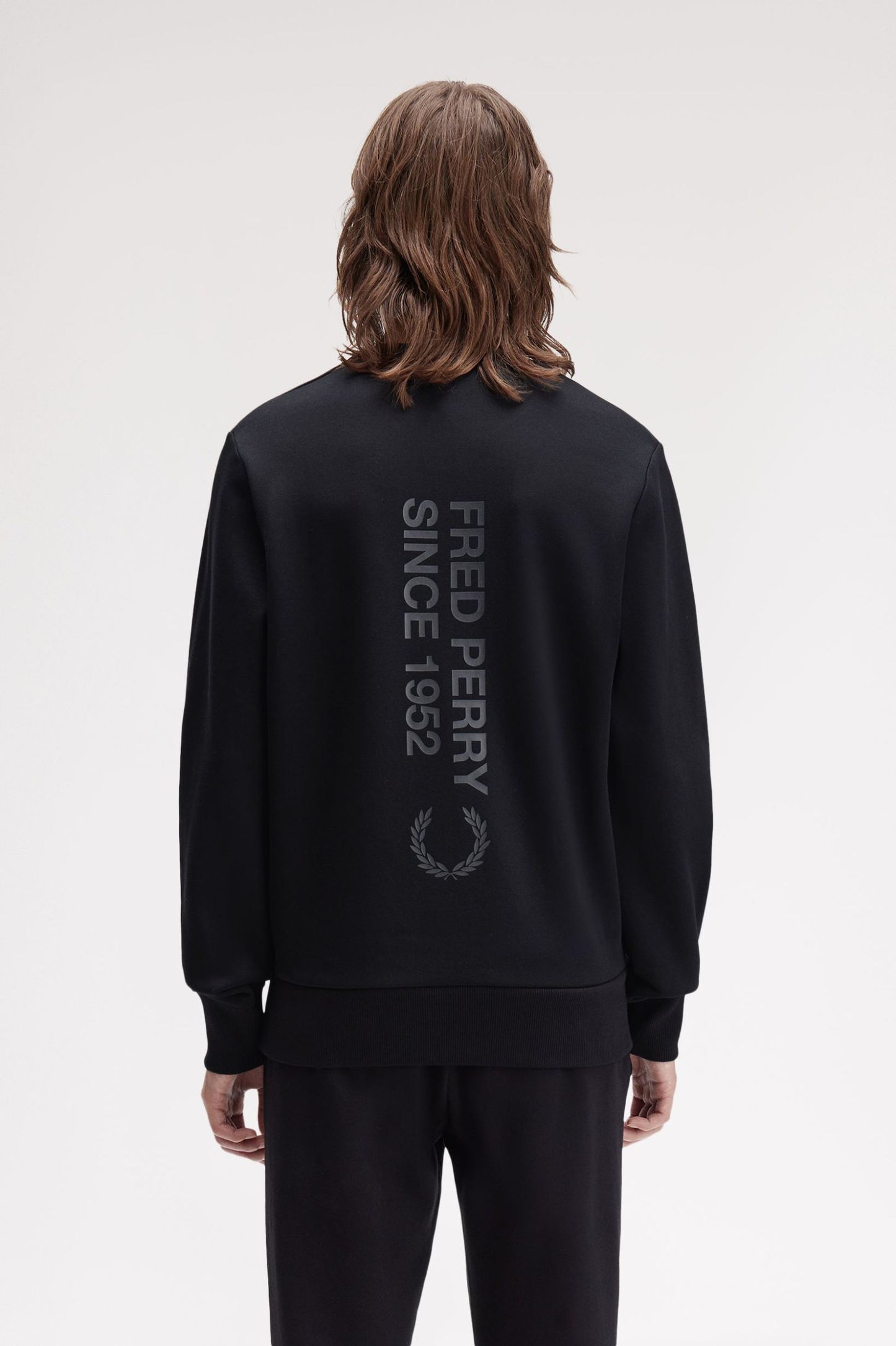 FRED PERRY BOLD BRANDING CREWNECK SWEATSHIRT