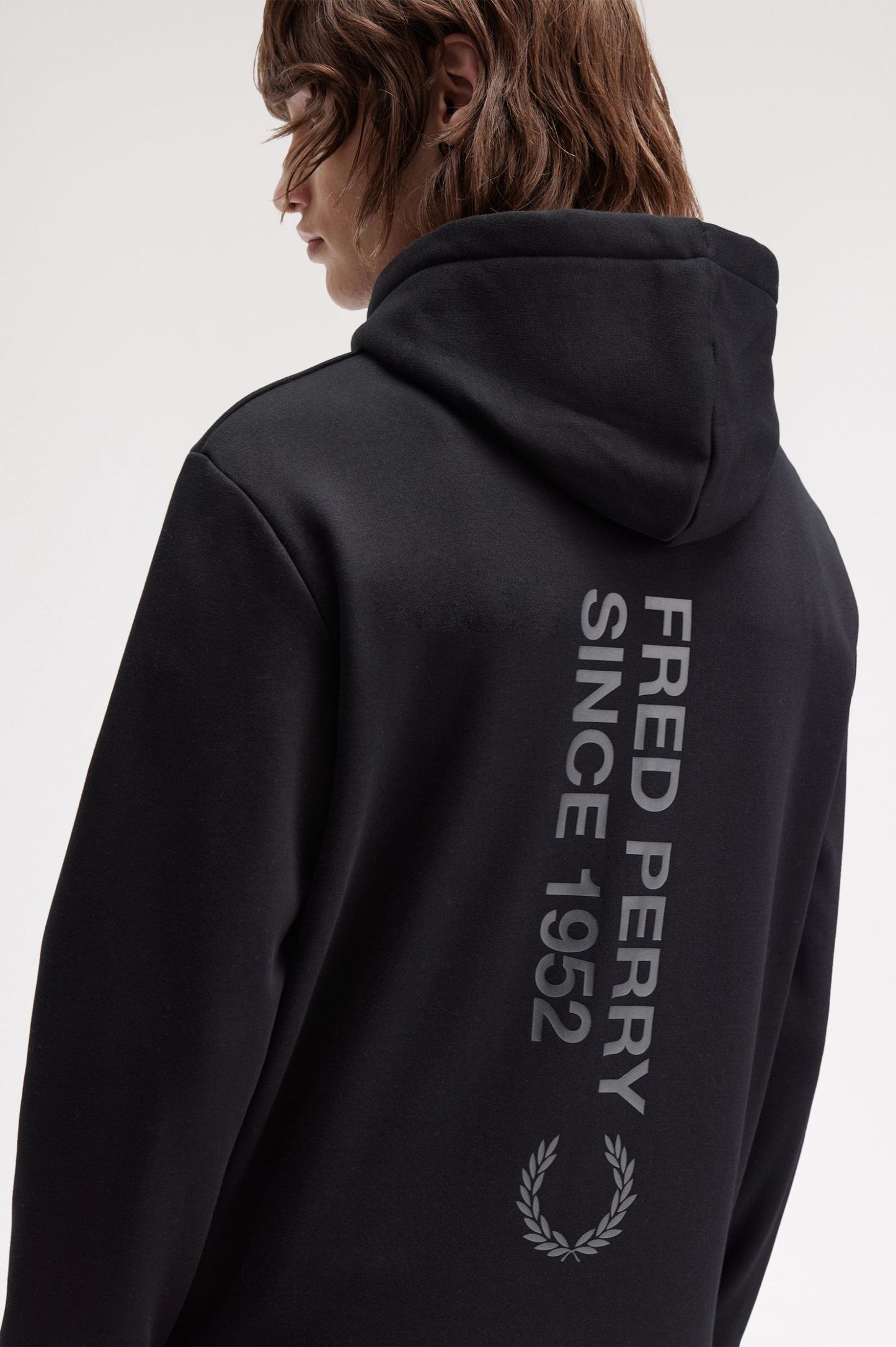 FRED PERRY BOLD BRANDING HOODED SWEATSHIRT