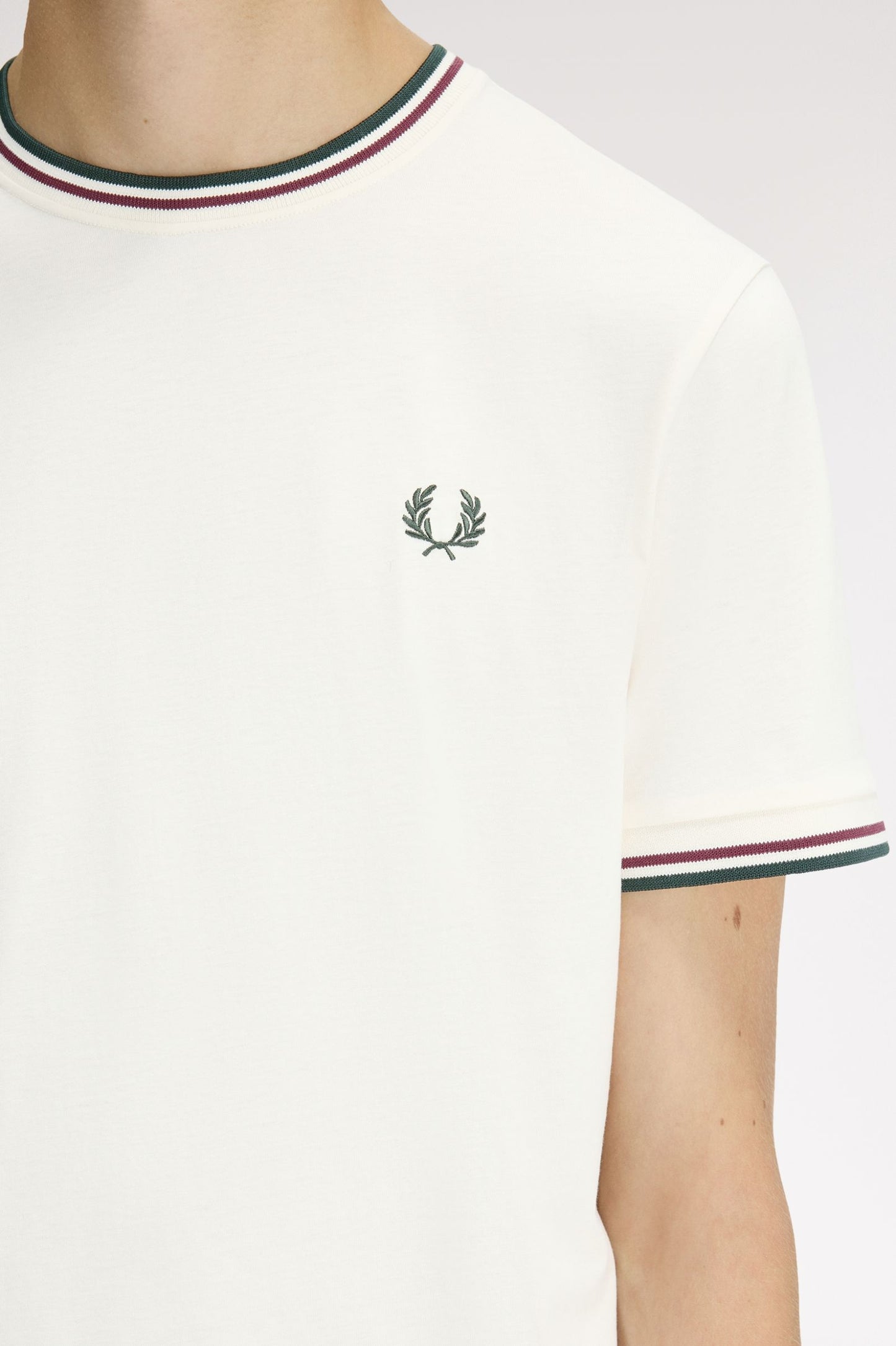 FRED PERRY TWIN TIPPED T SHIRT