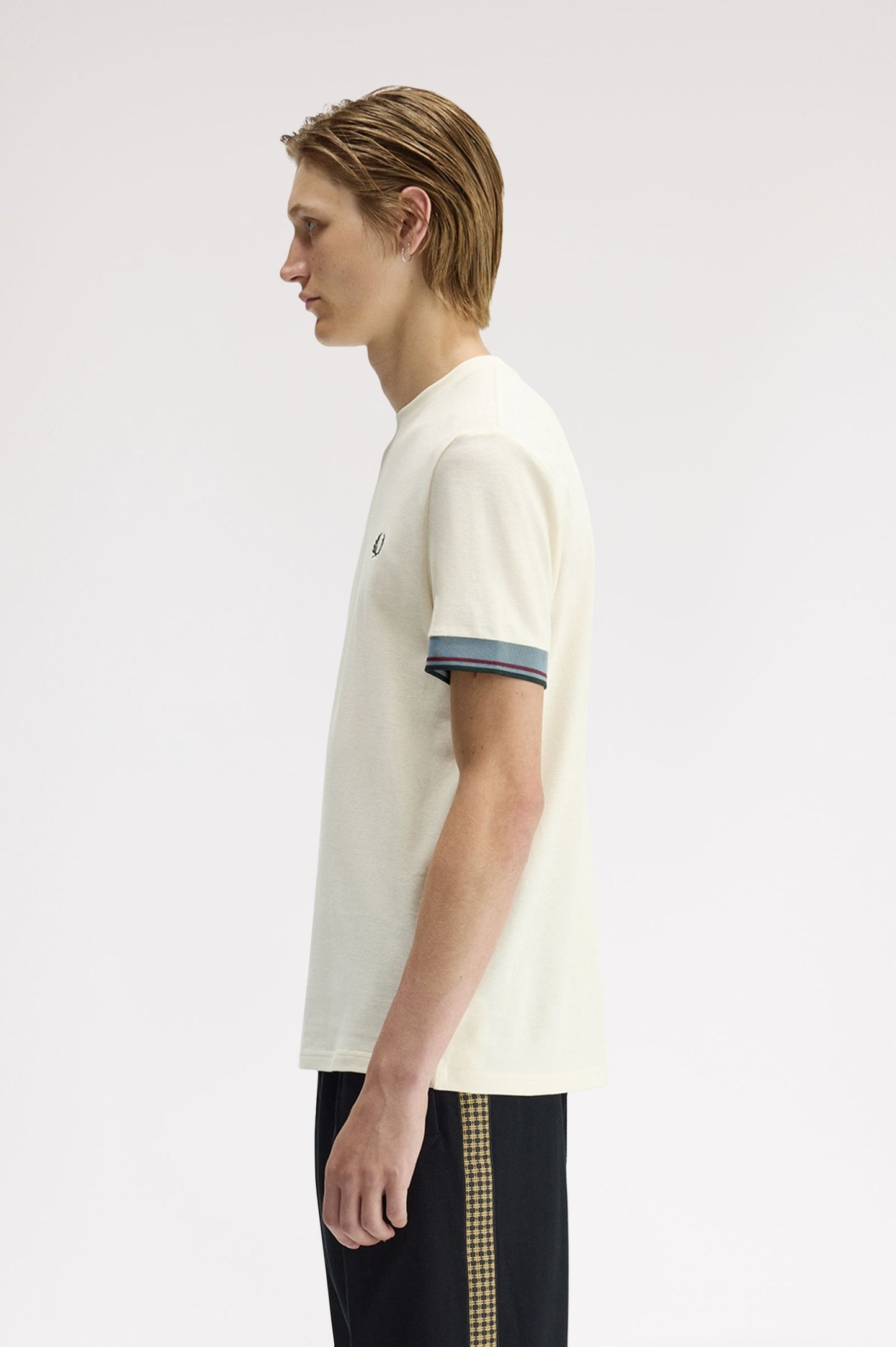 FRED PERRY TWIN TIPPED CUFF T SHIRT