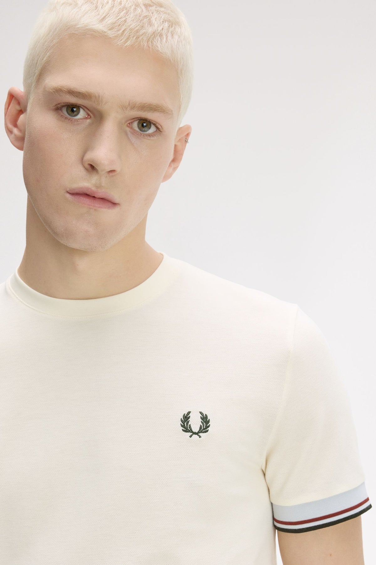 FRED PERRY TWIN TIPPED CUFF T-SHIRT