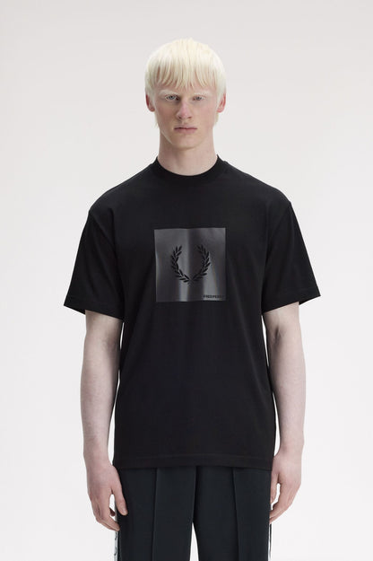 FRED PERRY BOXY GRAPHIC T SHIRT