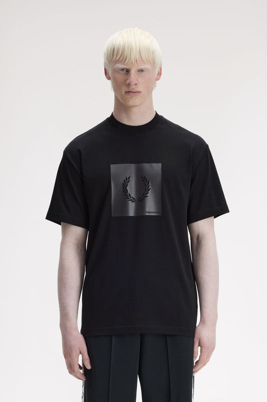 FRED PERRY BOXY GRAPHIC T SHIRT