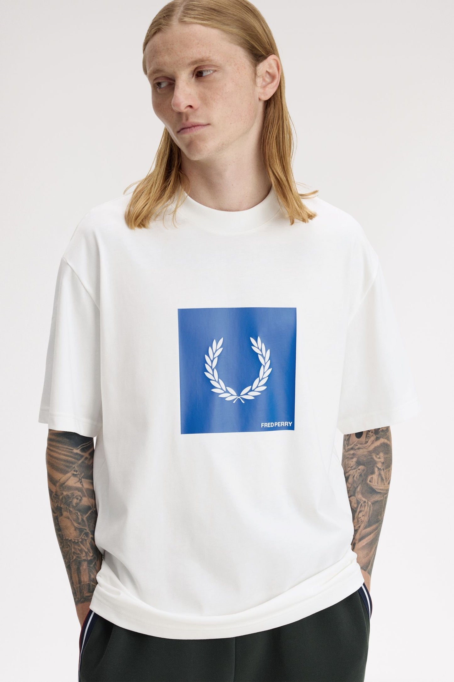 FRED PERRY BOXY GRAPHIC T SHIRT