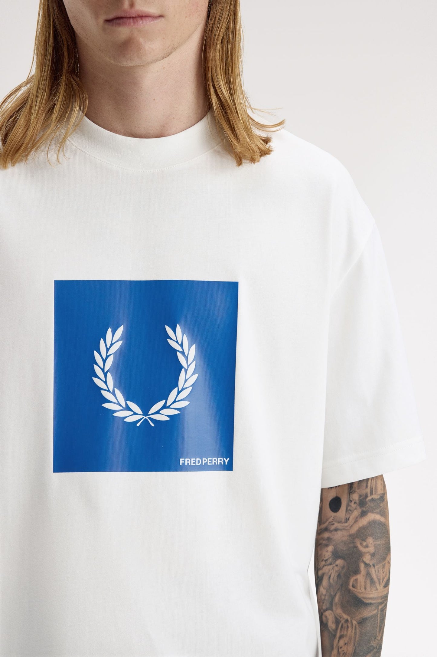 FRED PERRY BOXY GRAPHIC T SHIRT