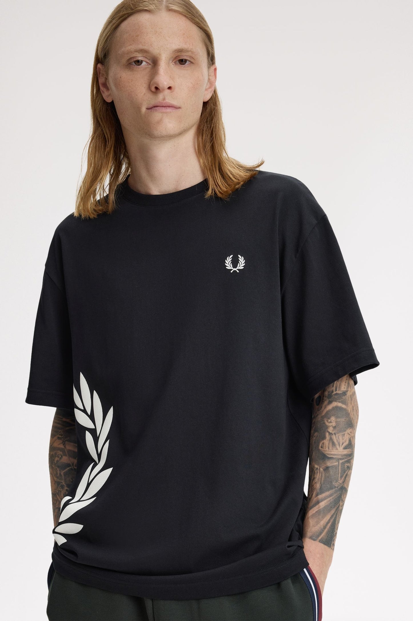 FRED PERRY TEXTURED LAUREL WREATH T SHIRT