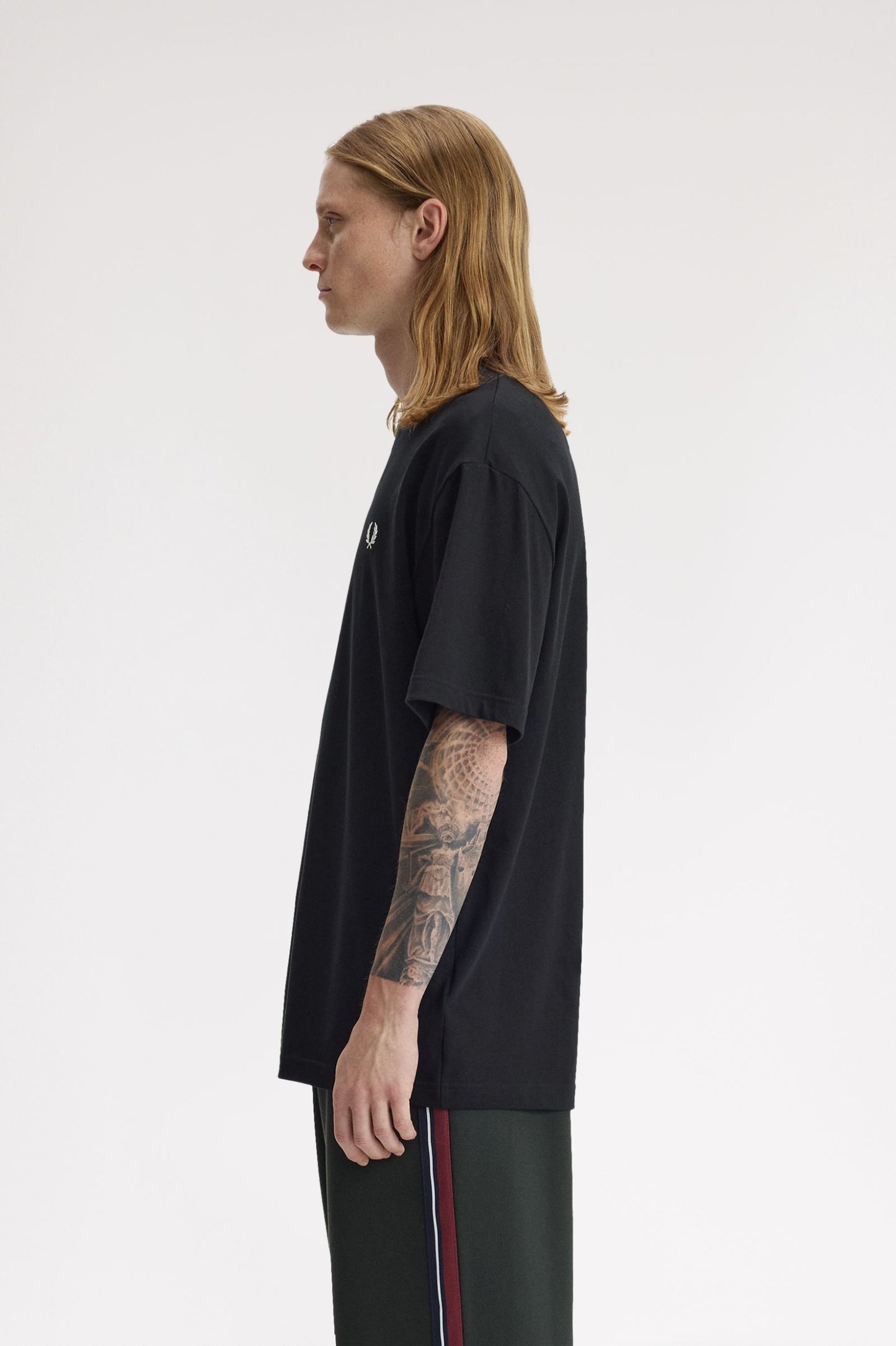 FRED PERRY TEXTURED LAUREL WREATH T SHIRT
