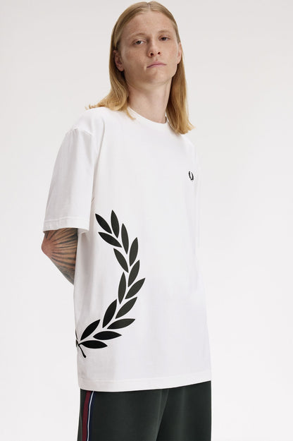 FRED PERRY TEXTURED LAUREL WREATH T SHIRT