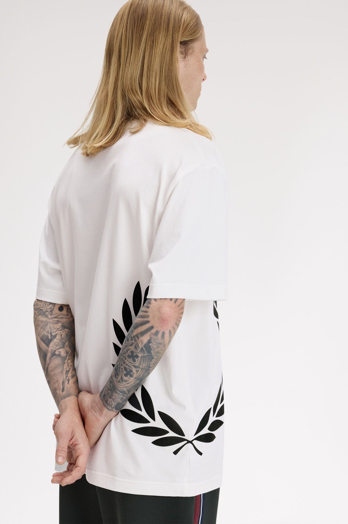 FRED PERRY TEXTURED LAUREL WREATH T SHIRT