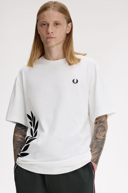 FRED PERRY TEXTURED LAUREL WREATH T SHIRT