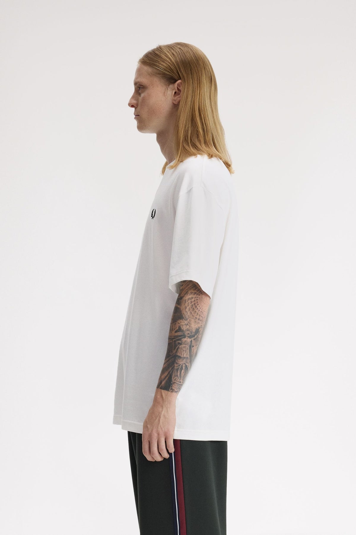 FRED PERRY TEXTURED LAUREL WREATH T SHIRT