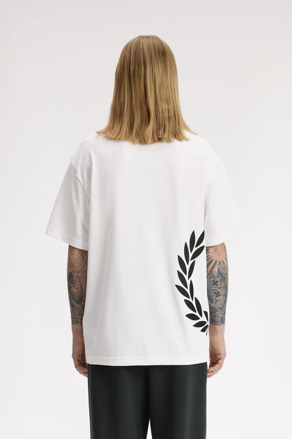 FRED PERRY TEXTURED LAUREL WREATH T SHIRT