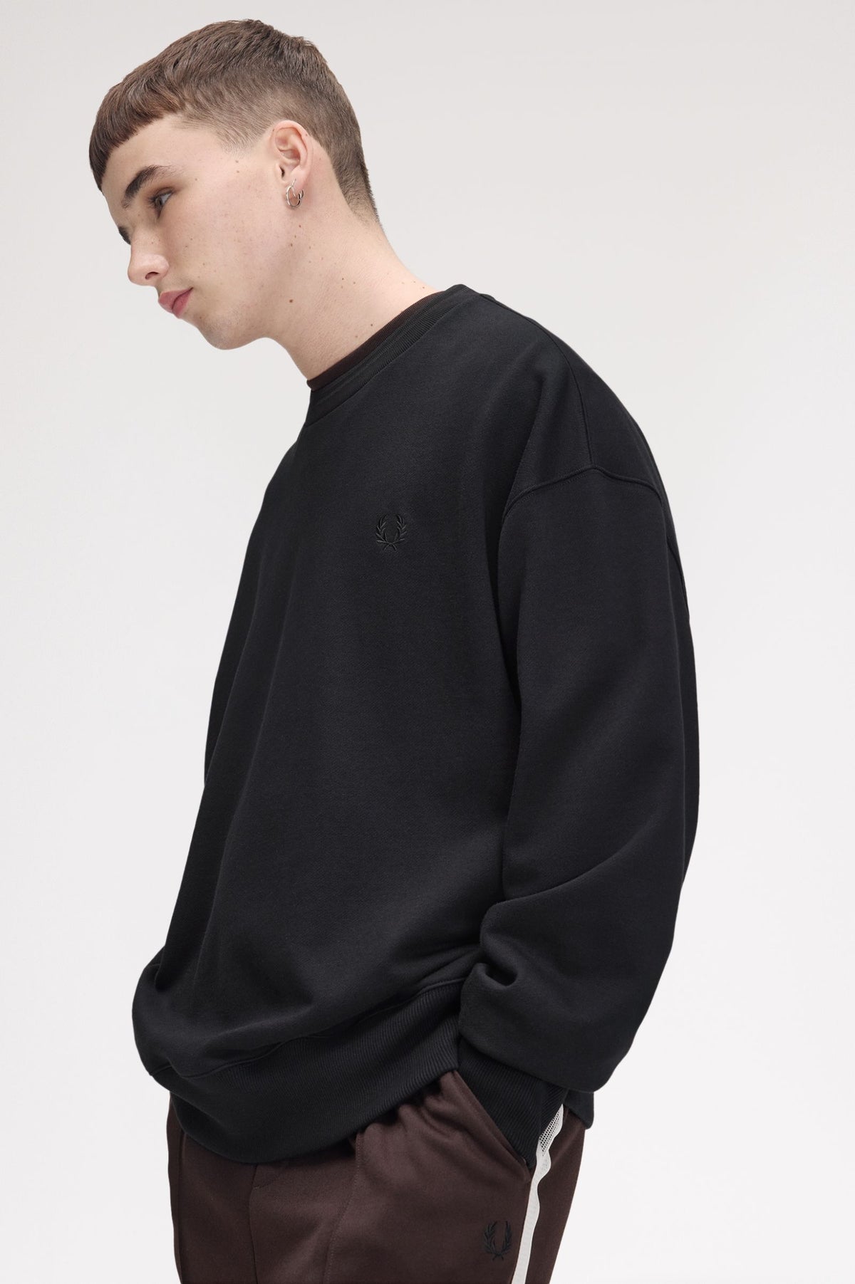FRED PERRY OVERSIZED TIPPED SWEATSHIRT