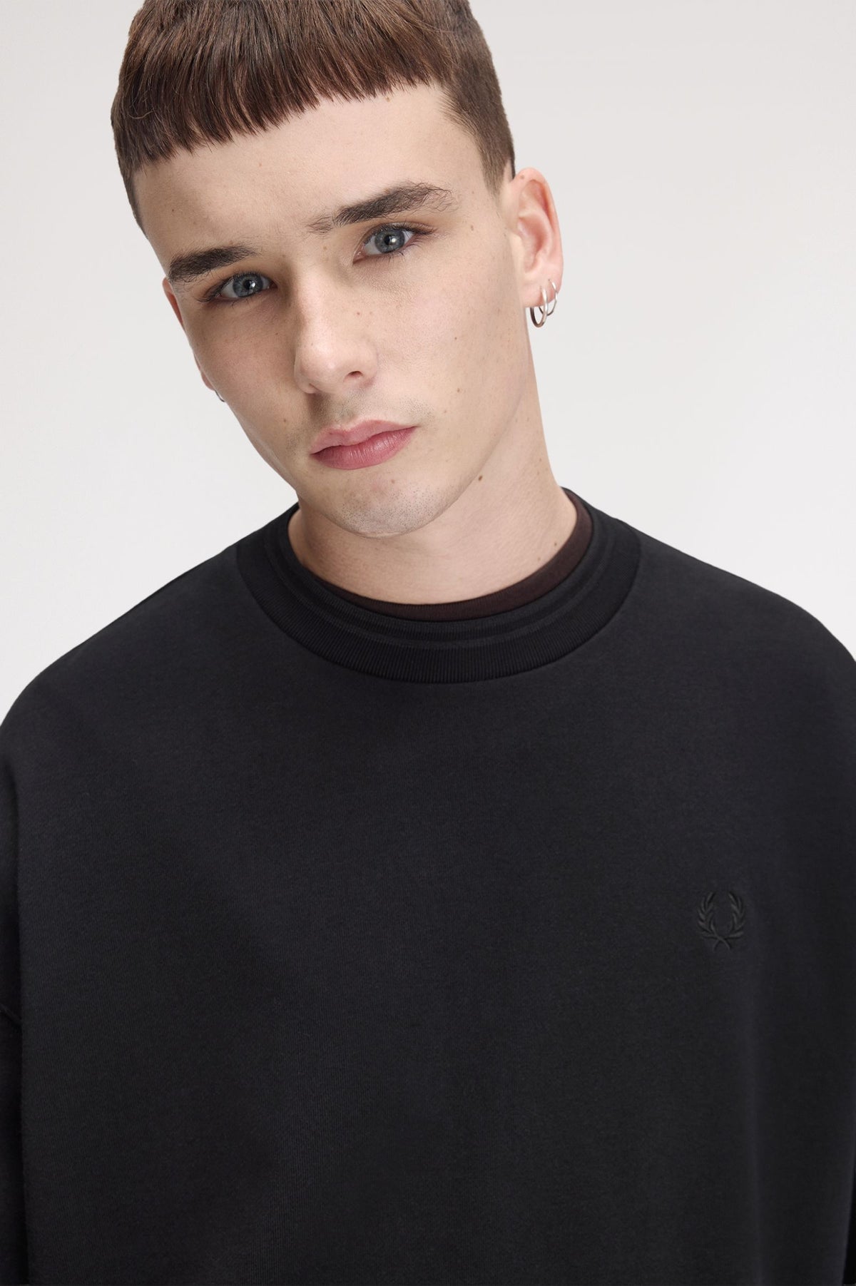 FRED PERRY OVERSIZED TIPPED SWEATSHIRT