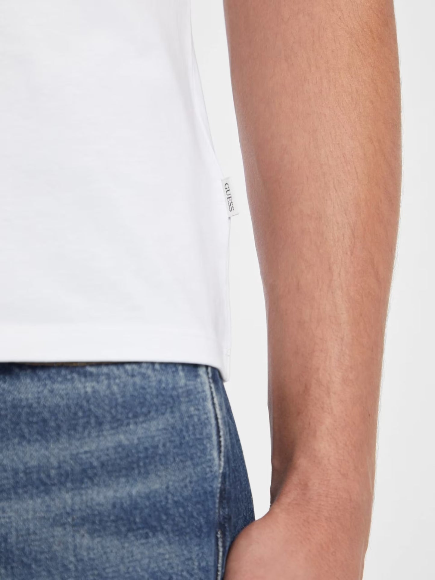 GUESS JEANS SLIM LOGO EMBROIDERED T SHIRT