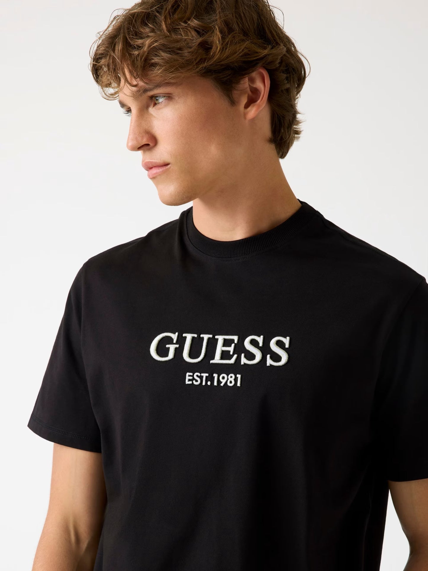 GUESS JEANS EMBROIDERY LOGO T SHIRT