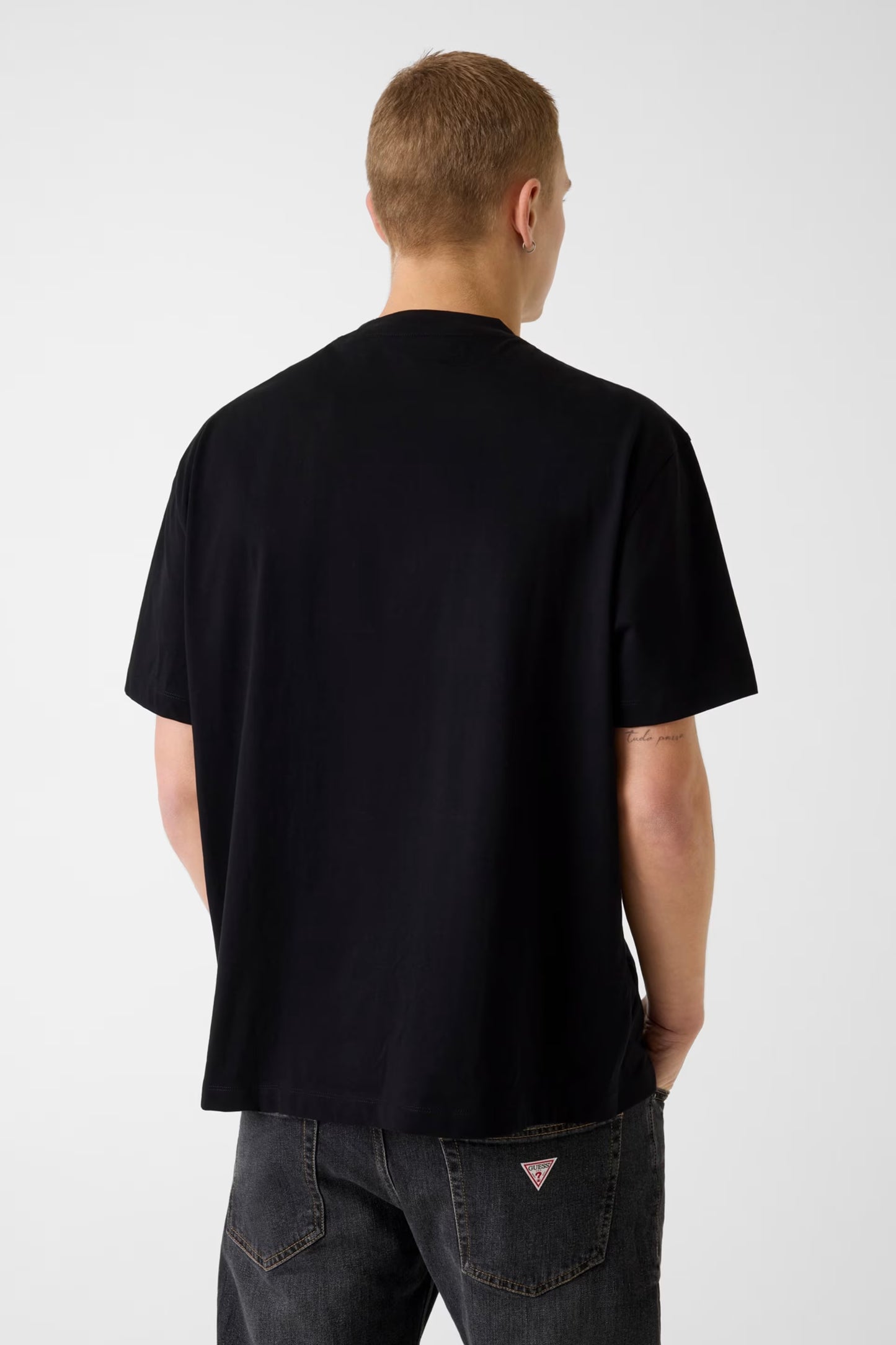 GUESS JEANS OVERSIZED PRINTED LOGO T SHIRT