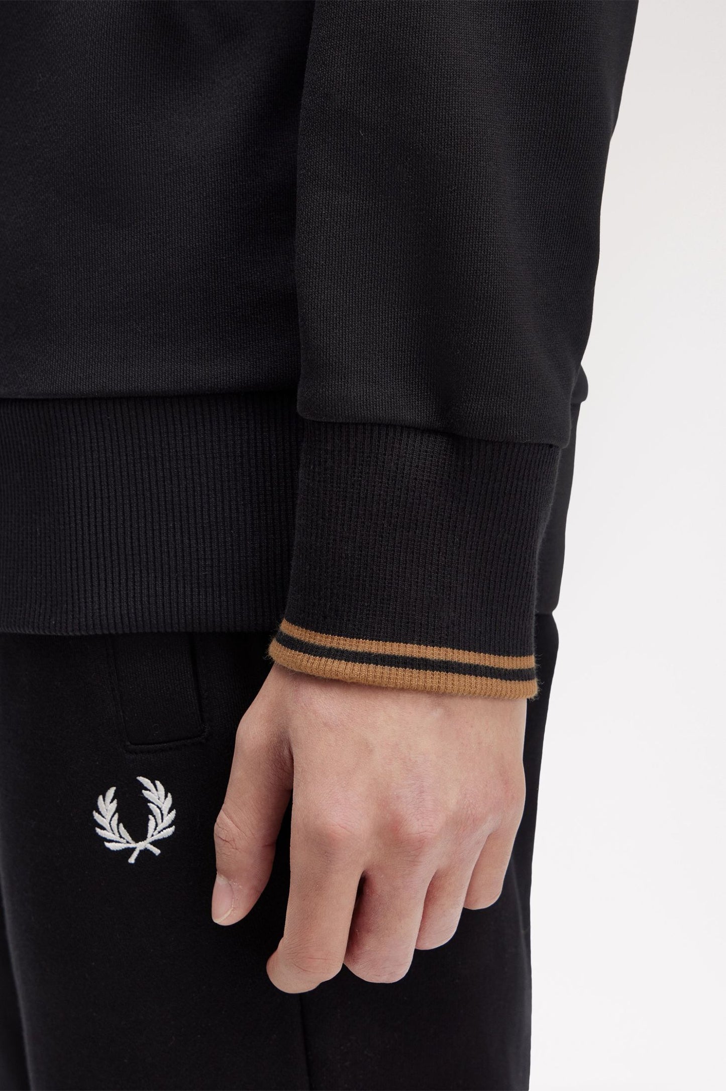 FRED PERRY CREW NECK SWEATSHIRT
