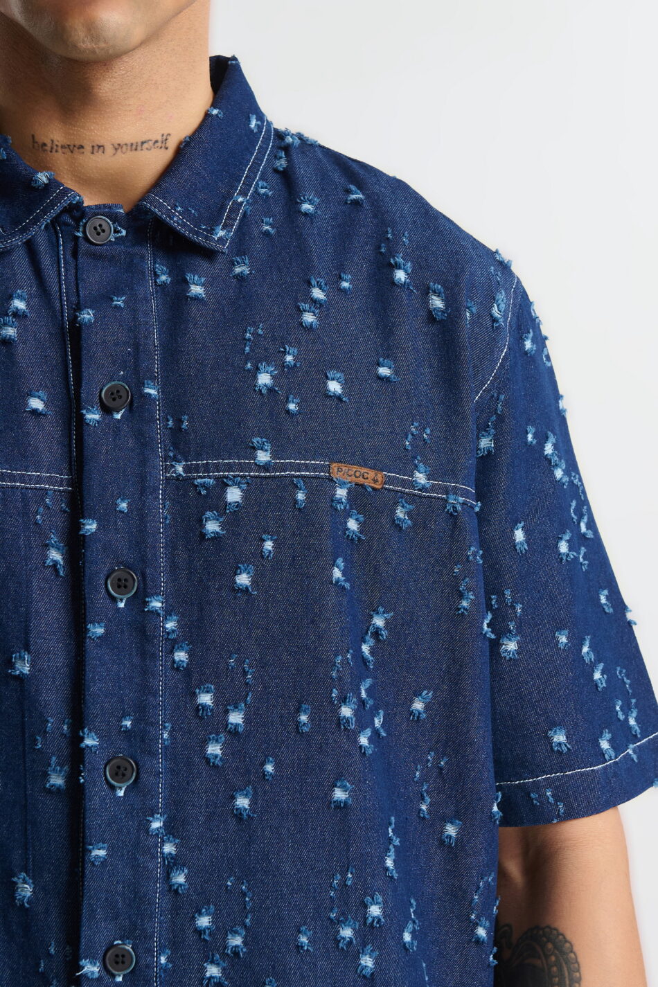 P/COC SS DISTRESSED DENIM SHIRT