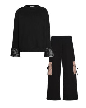 TWO IN A CASTLE ENGRAVED FLOWERS SET