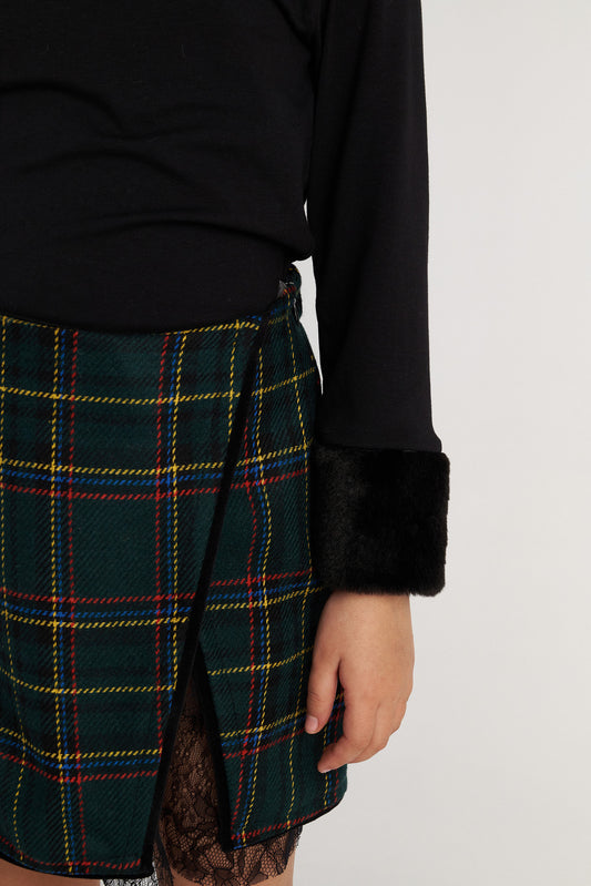 TWO IN A CASTLE BASICS FUR CUFF TOP