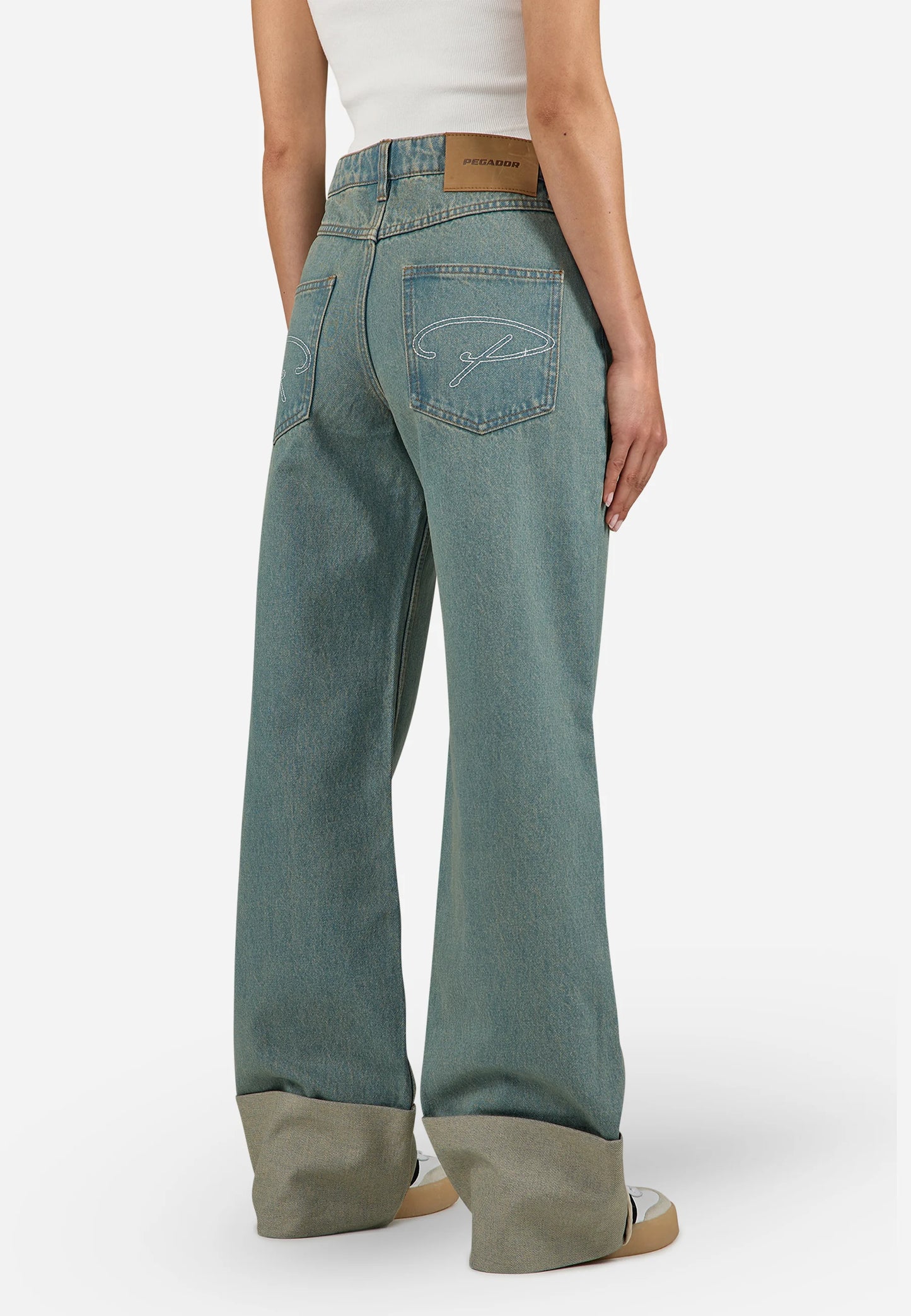 PEGADOR WOMAN OVERSIZED WASHED JEANS