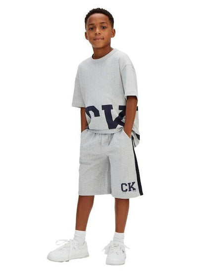 CALVIN KLEIN RELAXED VARSITY LOGO SHORTS