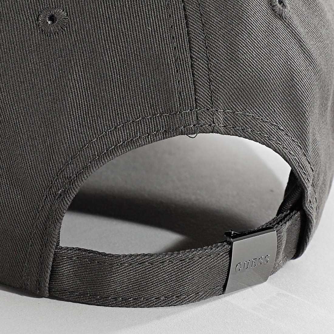 GUESS JEANS BASEBALL CAP