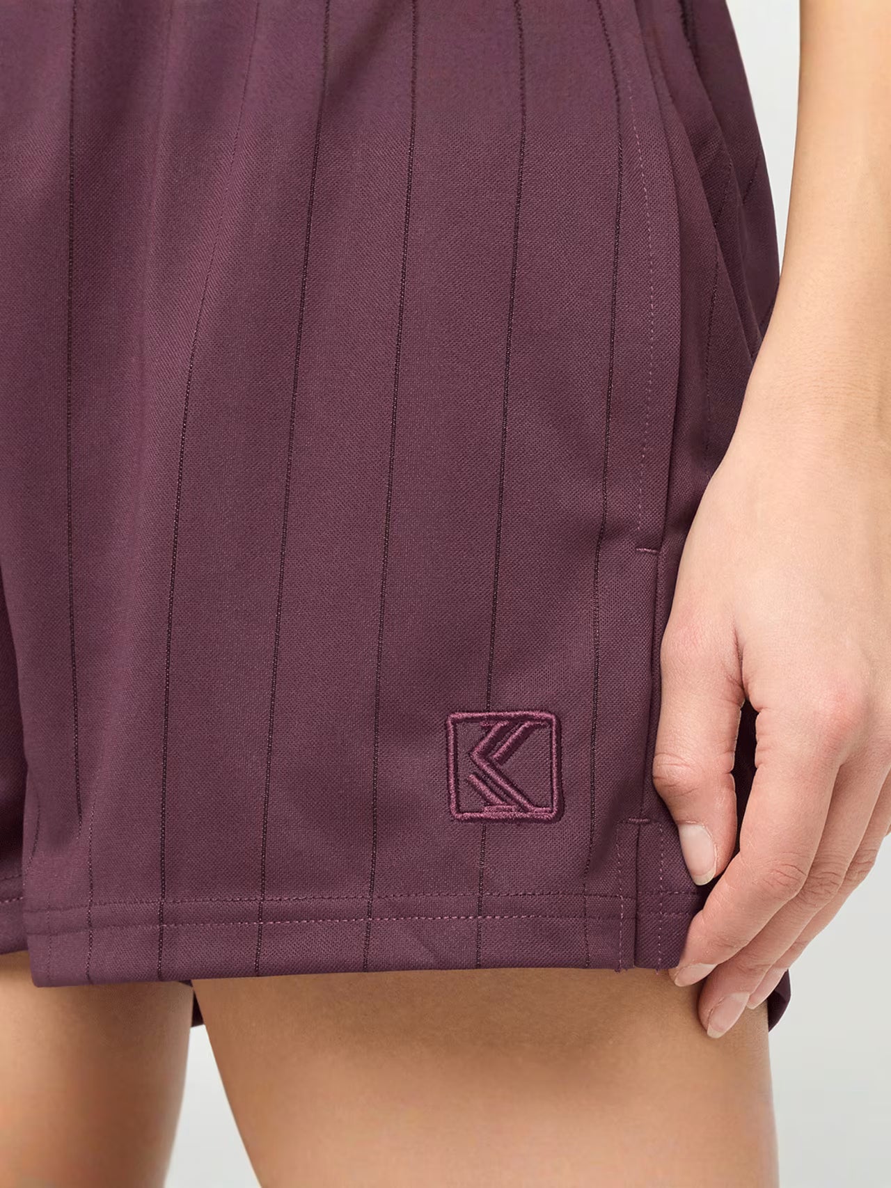 KARL KANI WOMAN OG MINI SHADOW SHORTS