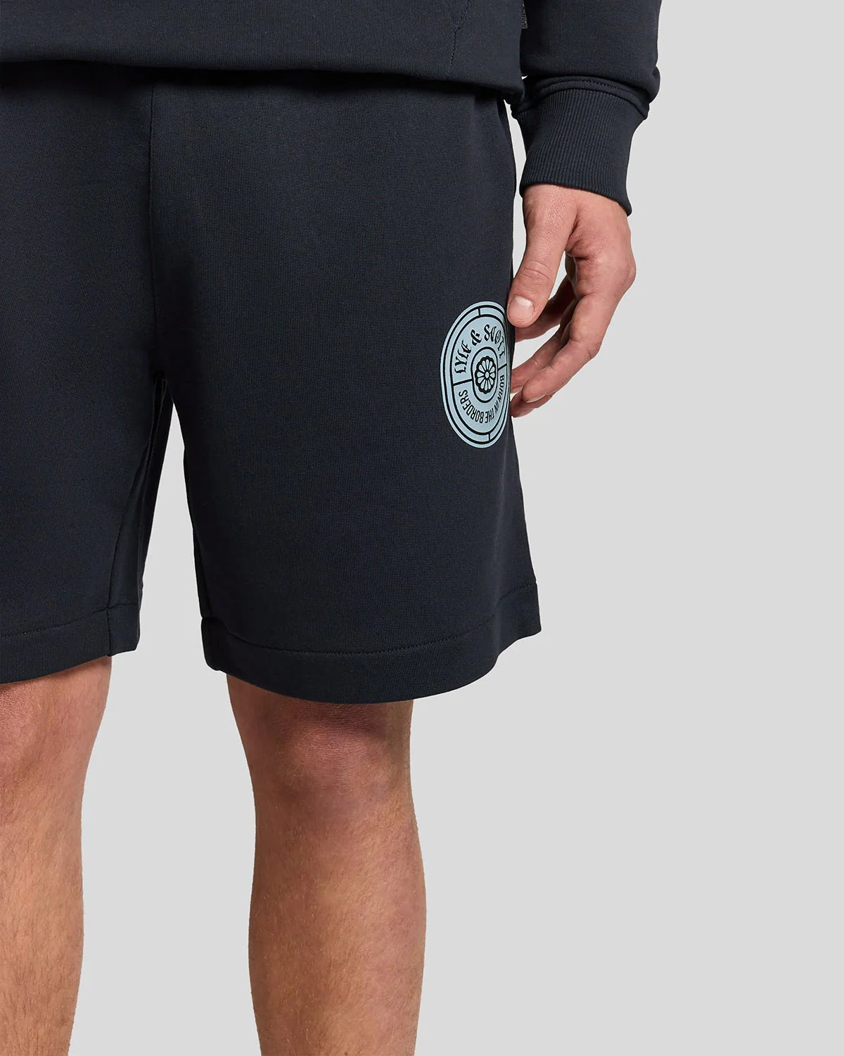 LYLE & SCOTT GRAPHIC BADGE COTTON SWEAT SHORTS