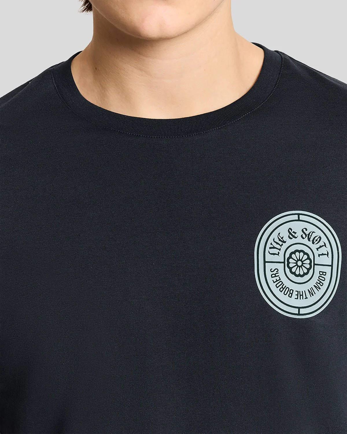 LYLE & SCOTT GRAPHIC BADGE COTTON T-SHIRT