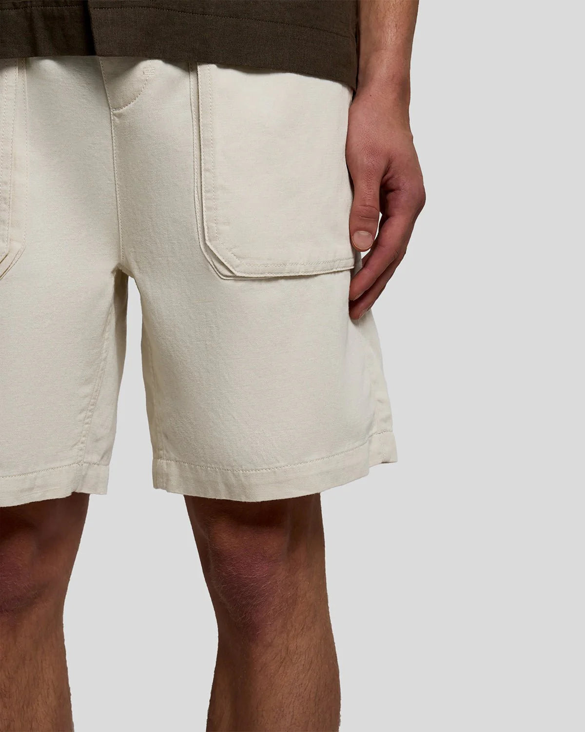 LYLE & SCOTT COTTON LINEN SHORTS