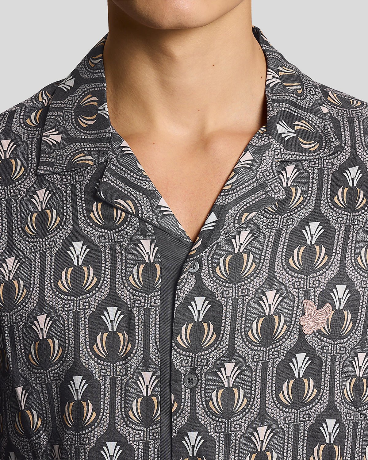 LYLE & SCOTT SS BOTANICAL GRAPHIC SHIRT