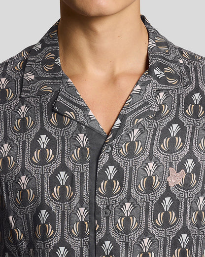 LYLE & SCOTT SS BOTANICAL GRAPHIC SHIRT