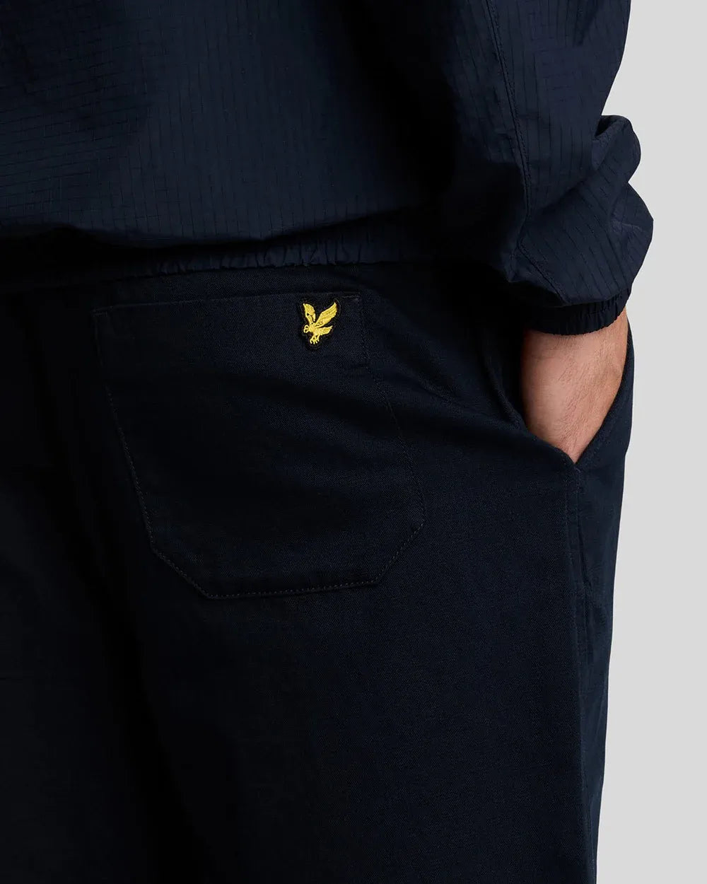 LYLE & SCOTT COTTON LINEN DRAWSTRING SHORT
