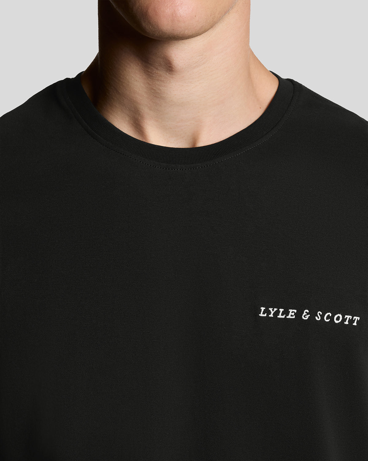 LYLE & SCOTT SCRIPT LOGO CREW NECK