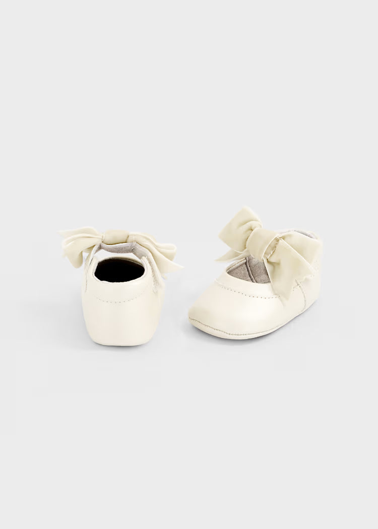MAYORAL NEWBORN BABY BOW BUCKLE SHOES